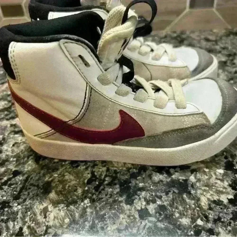 Nike Kids Blazer Mid 77, White And Red , Size 11C - Picture 4 of 14